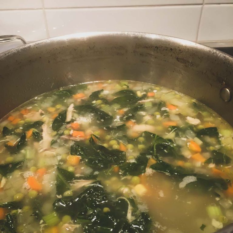 Soupe "poulet et nouilles" à la dinde