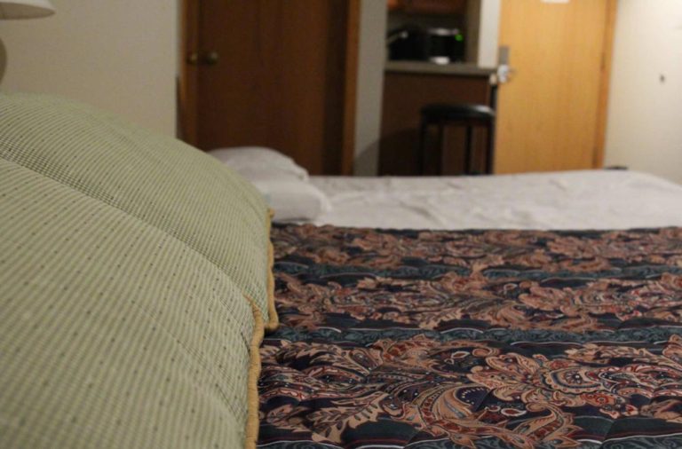 Le lit de notre chambre d'hôtel