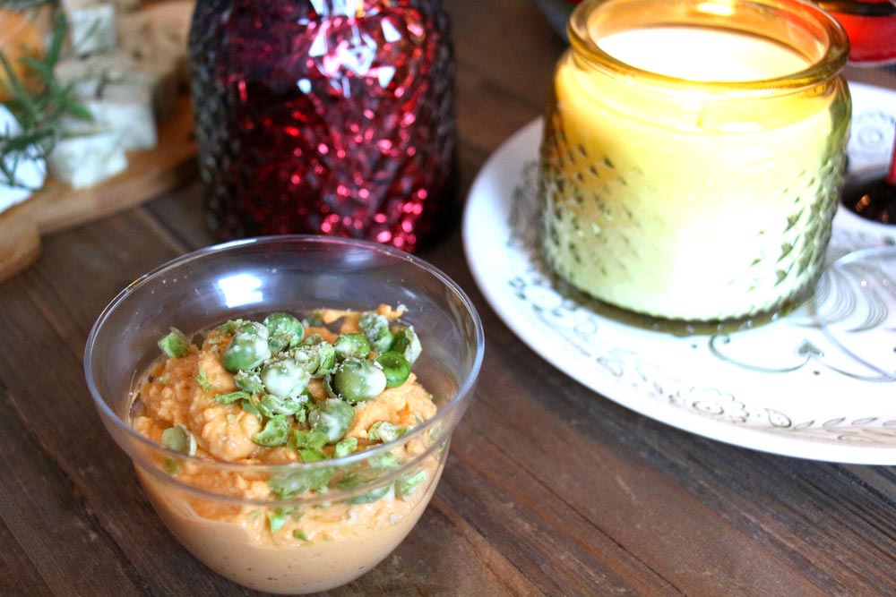 Nourriture aux couleurs festive : hummus