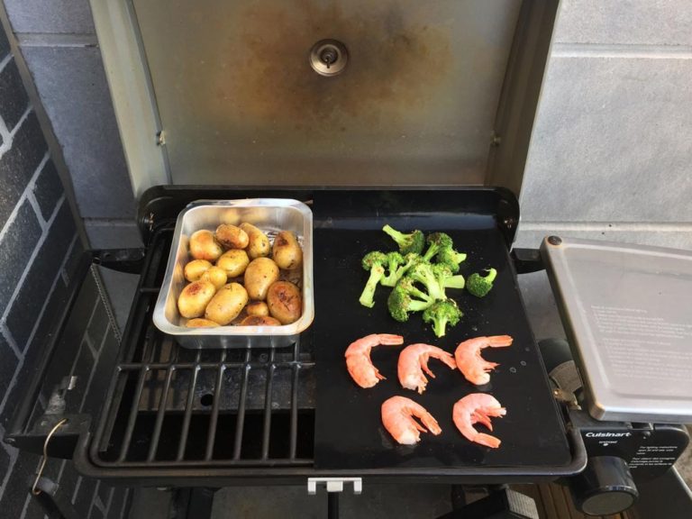Nourriture sur le grill