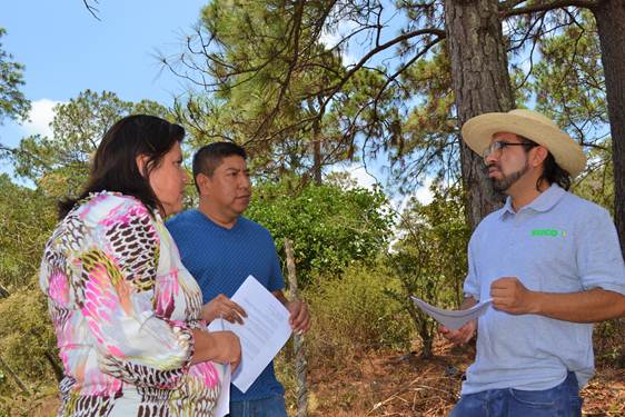 Edgar Hernandez avec ses collègues de l’union des paysans autochtones UTC-La Paz