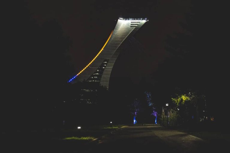 Stade olympique en soirée