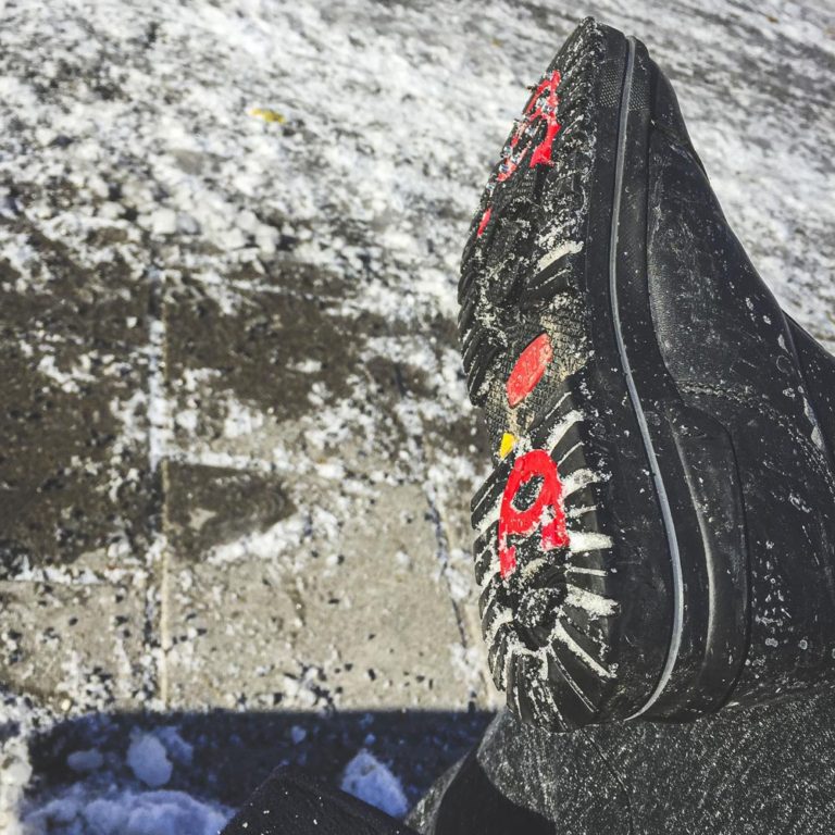 Dessous de bottes Olang dans la neige