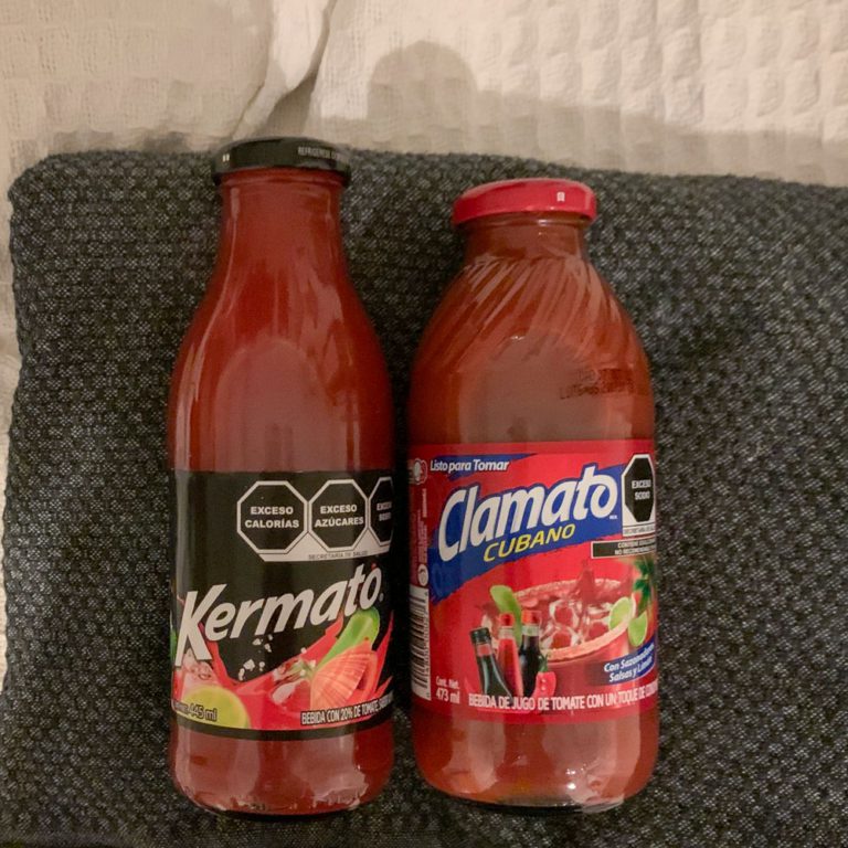Deux types de Clamatos vendus au Mexique
