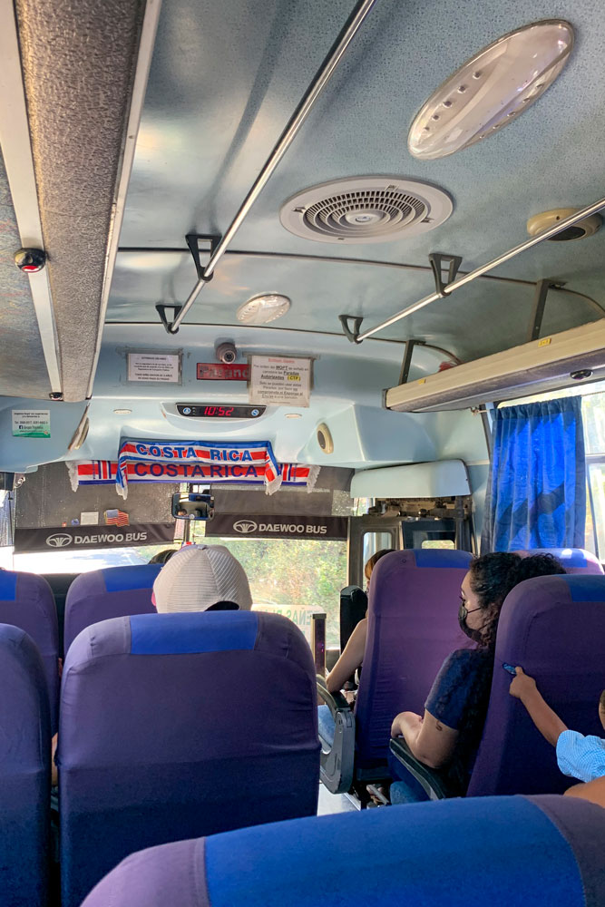 Intérieur du bus du Costa Rica