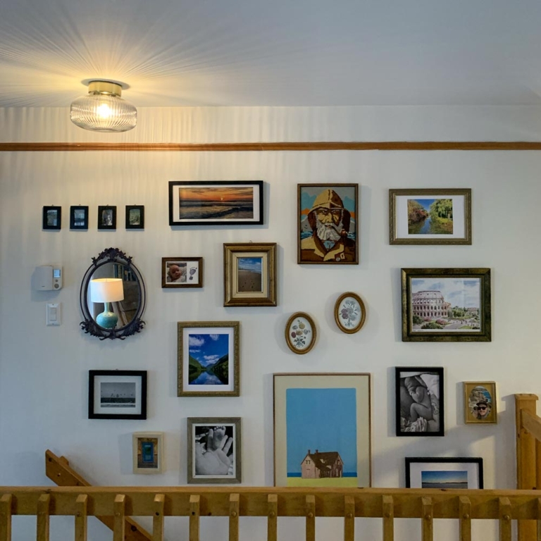 Mur galerie du salon